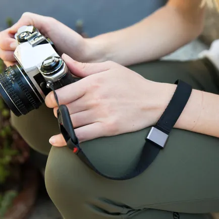 Case and Strap Peak Design Cuff Camera Wrist Strap V3 6 peak_design_cuff_taskameraid_3