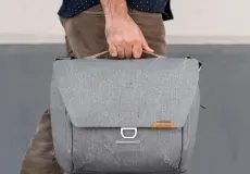 Messenger Bags Peak Design Everyday Messenger 13L V2 4 screen_shot_2020_04_08_at_7_29_03_pm