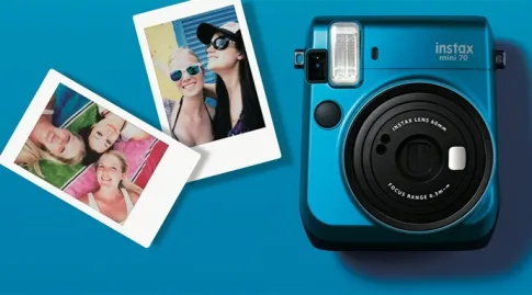 Kamera Instax Fujifilm Instax Mini 70 Island Blue 3 taskameraid_instax_mini_70_blue_3