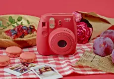 Kamera Instax Fujifilm Instax Mini 8 Instant Film Camera Raspberry 6 taskameraid_instax_mini_8_raspberry_6