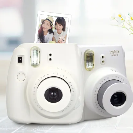 Kamera Instax Fujifilm Instax Mini 8 Instant Film Camera White 5 taskameraid_instax_mini_8_white_5