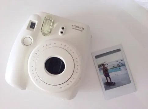 Kamera Instax Fujifilm Instax Mini 8 Instant Film Camera White 6 taskameraid_instax_mini_8_white_6