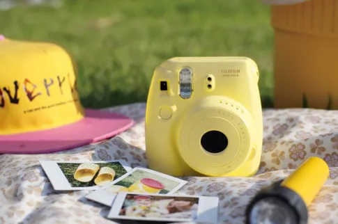 Kamera Instax Fujifilm Instax Mini 8 Instant Film Camera Yellow 5 taskameraid_instax_mini_8_yellow_5